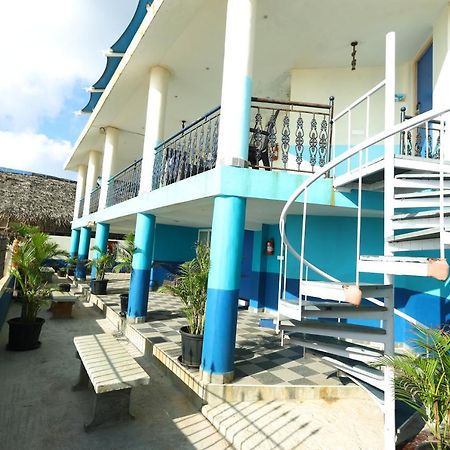 Lamel Cove Beach Resort Пондичери Екстериор снимка