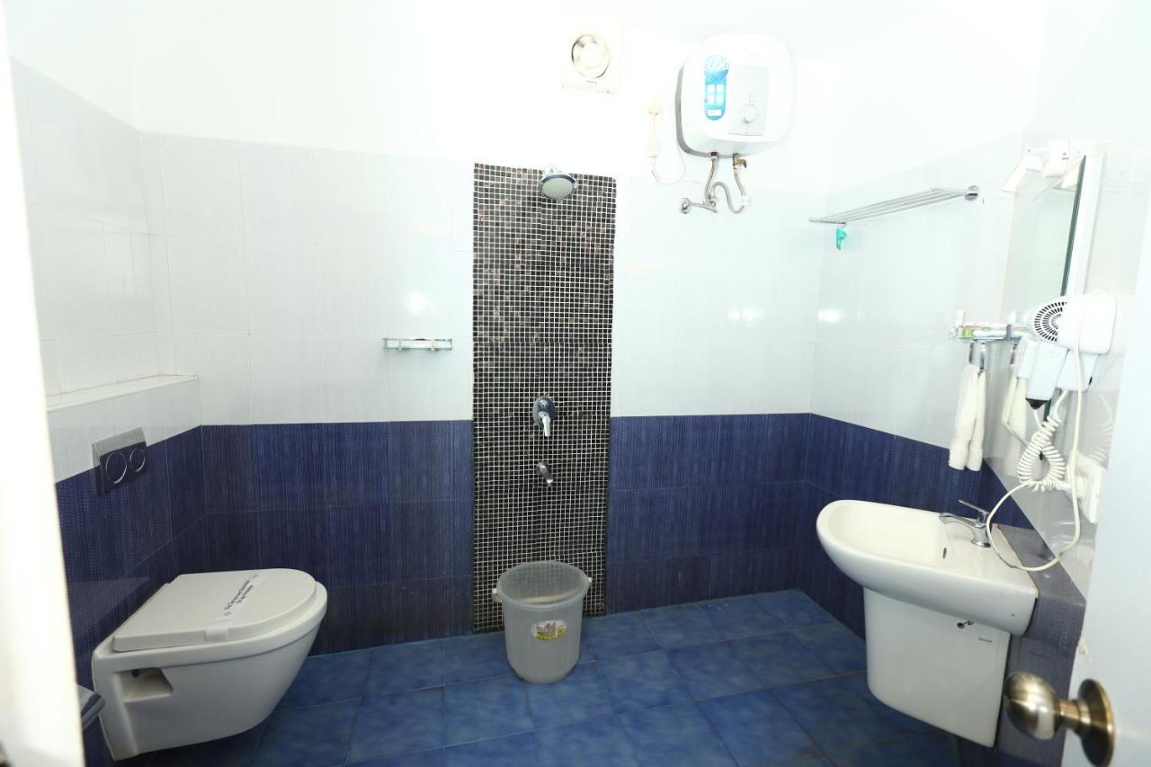 Lamel Cove Beach Resort Пондичери Екстериор снимка