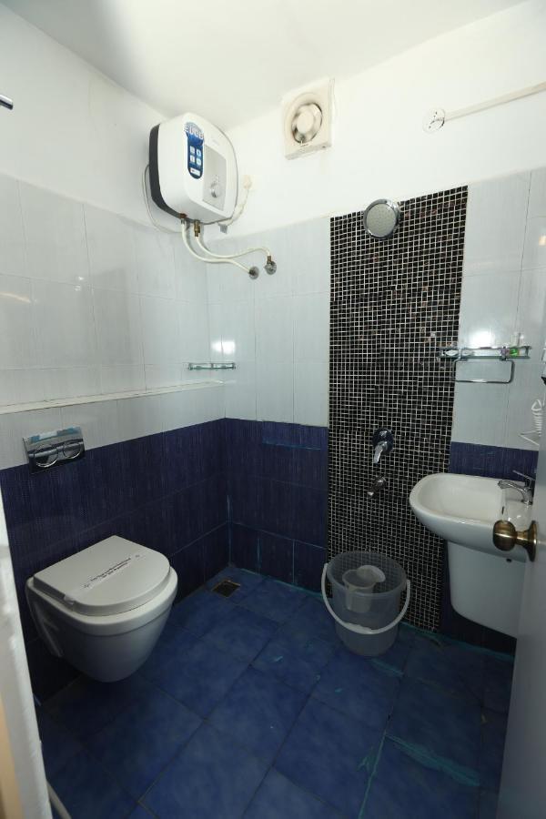 Lamel Cove Beach Resort Пондичери Екстериор снимка