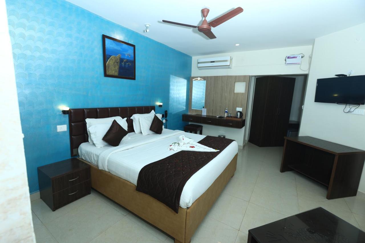 Lamel Cove Beach Resort Пондичери Екстериор снимка