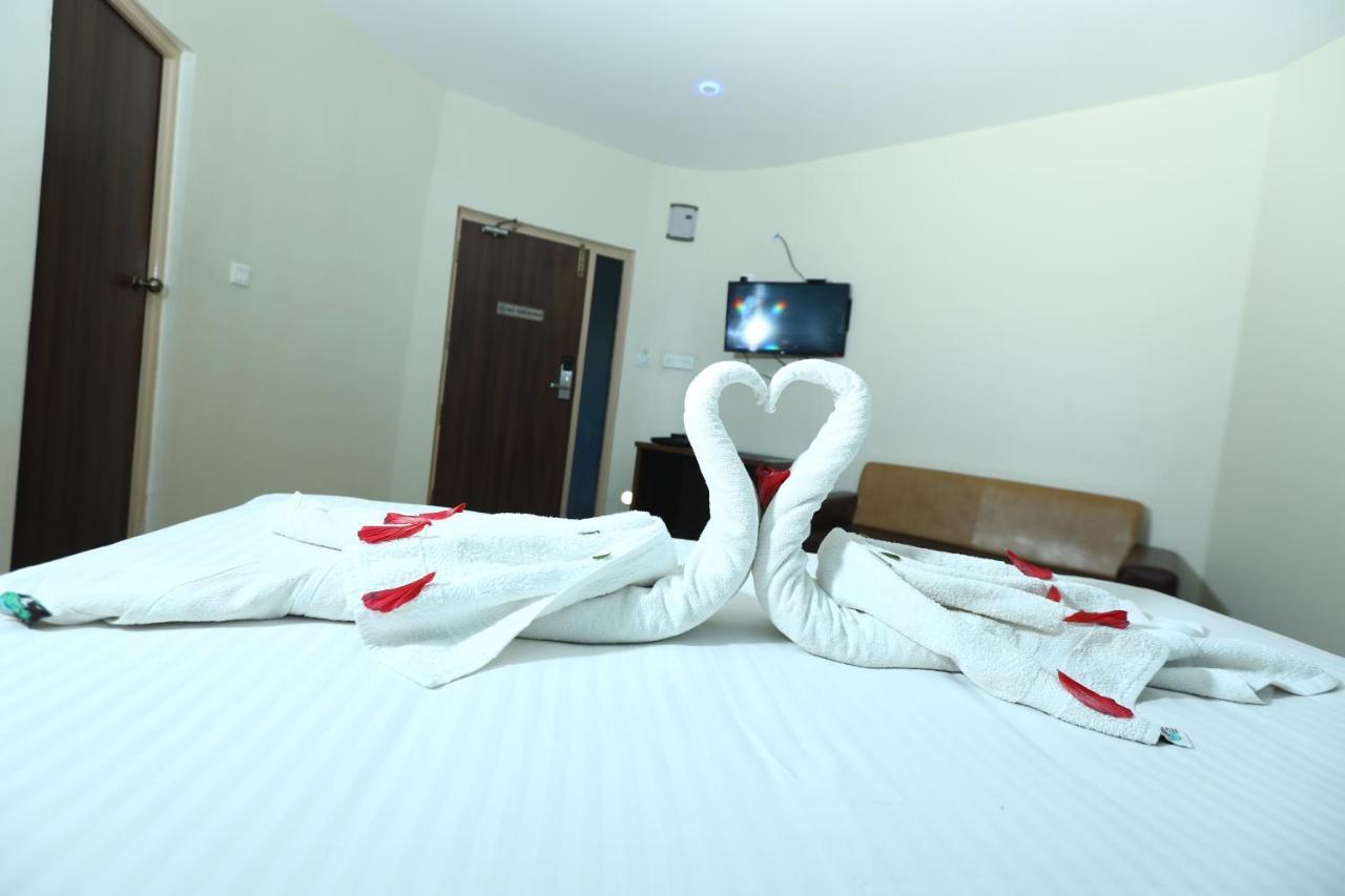 Lamel Cove Beach Resort Пондичери Екстериор снимка