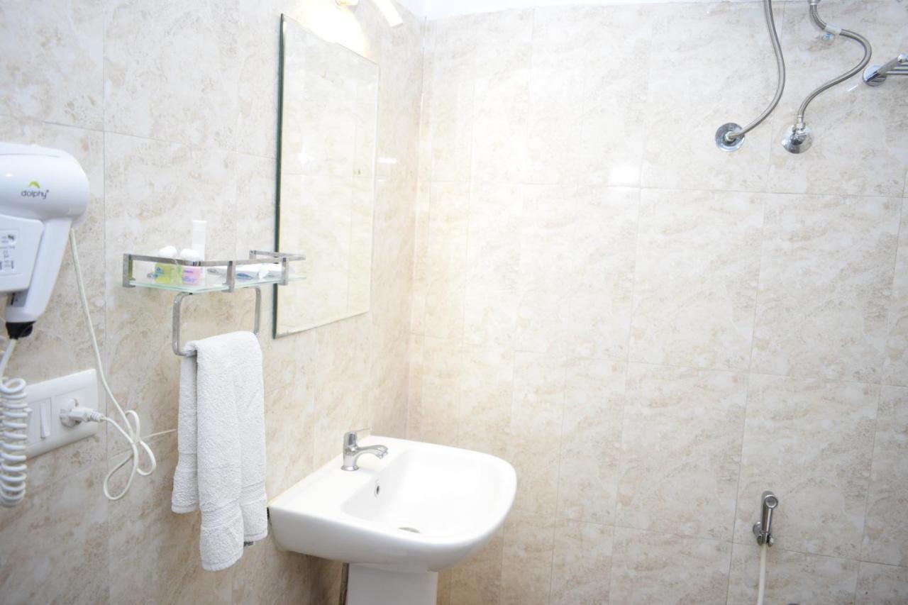 Lamel Cove Beach Resort Пондичери Екстериор снимка